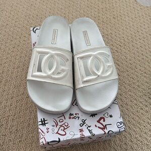 Dolce & gabbana slides